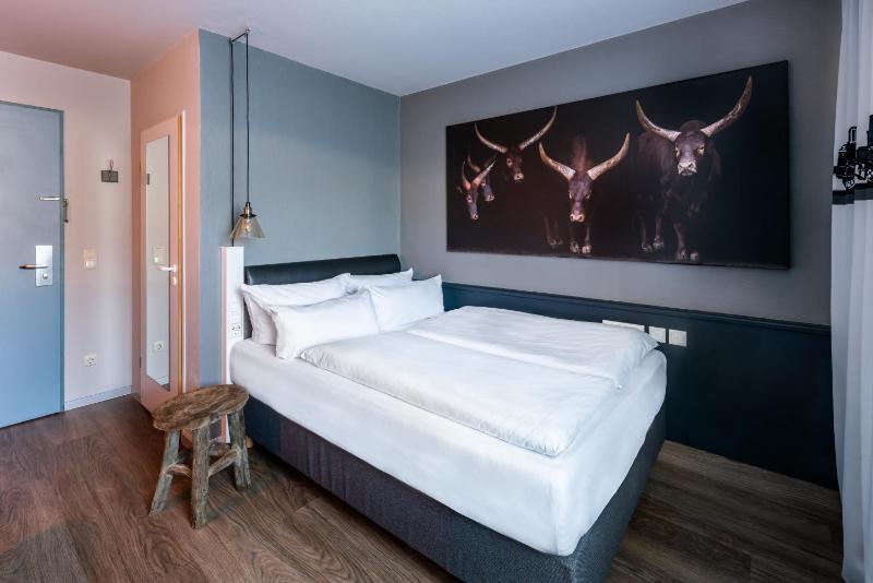 Standard Double or Twin Room image 2