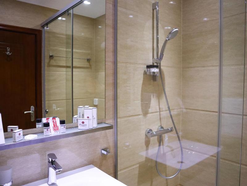 Deluxe Two-Bedroom Apartment with Balcony image 2