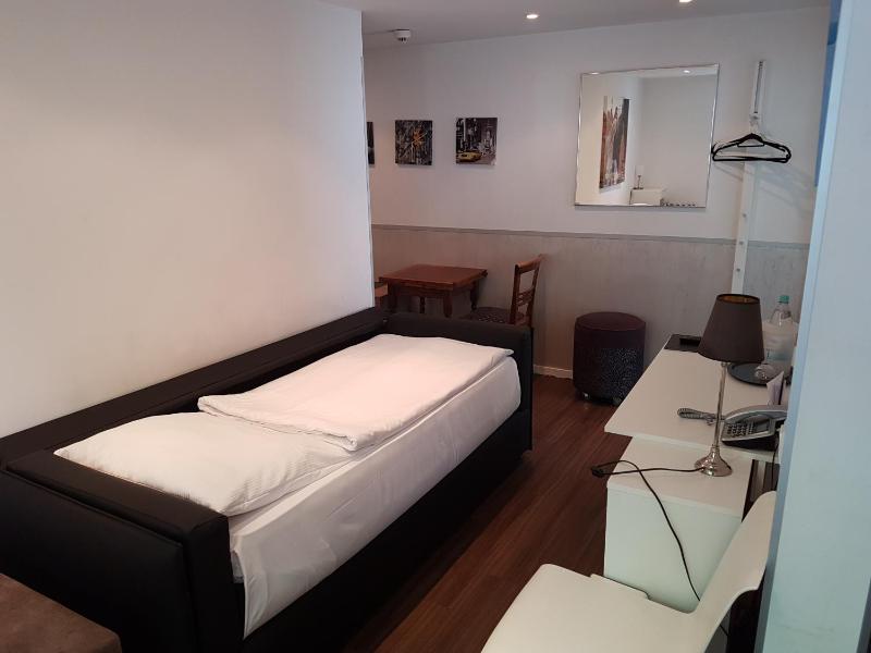 Apartment image 3