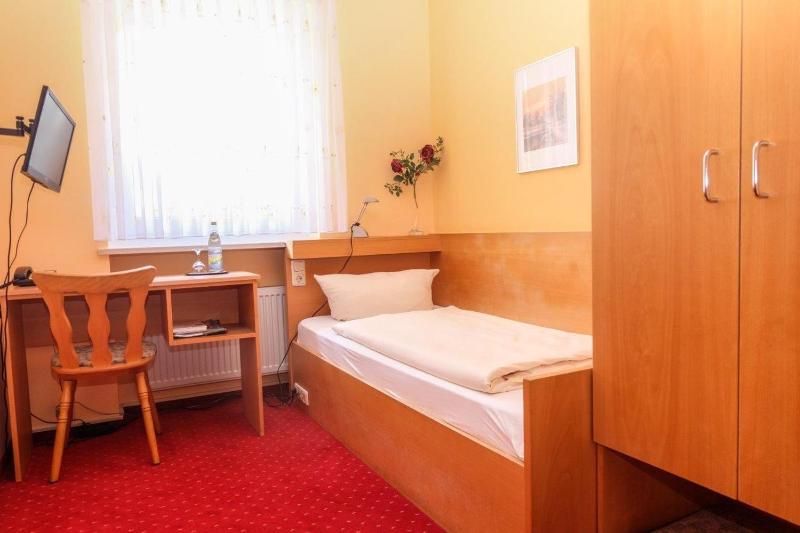 Single Room image 1