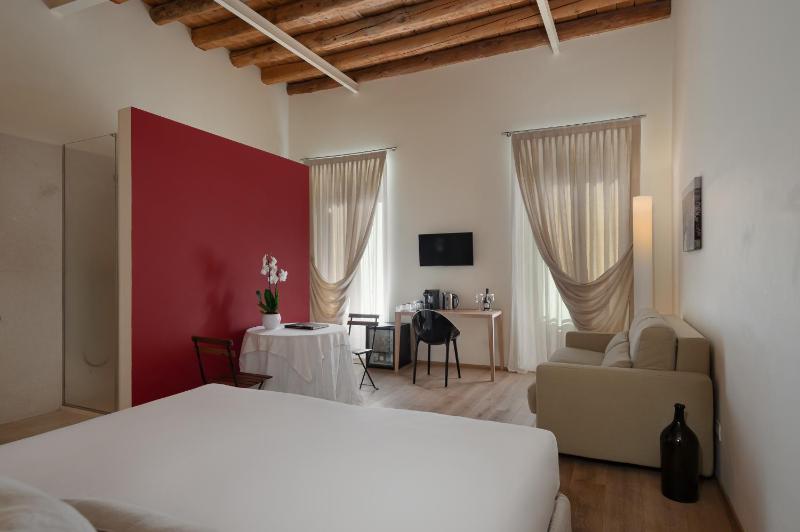 Massimago Wine Suites - image 7
