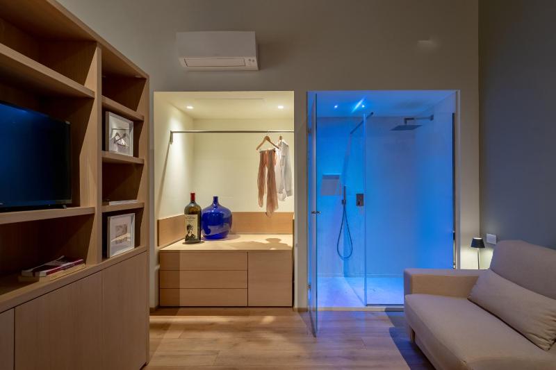 Massimago Wine Suites - image 8