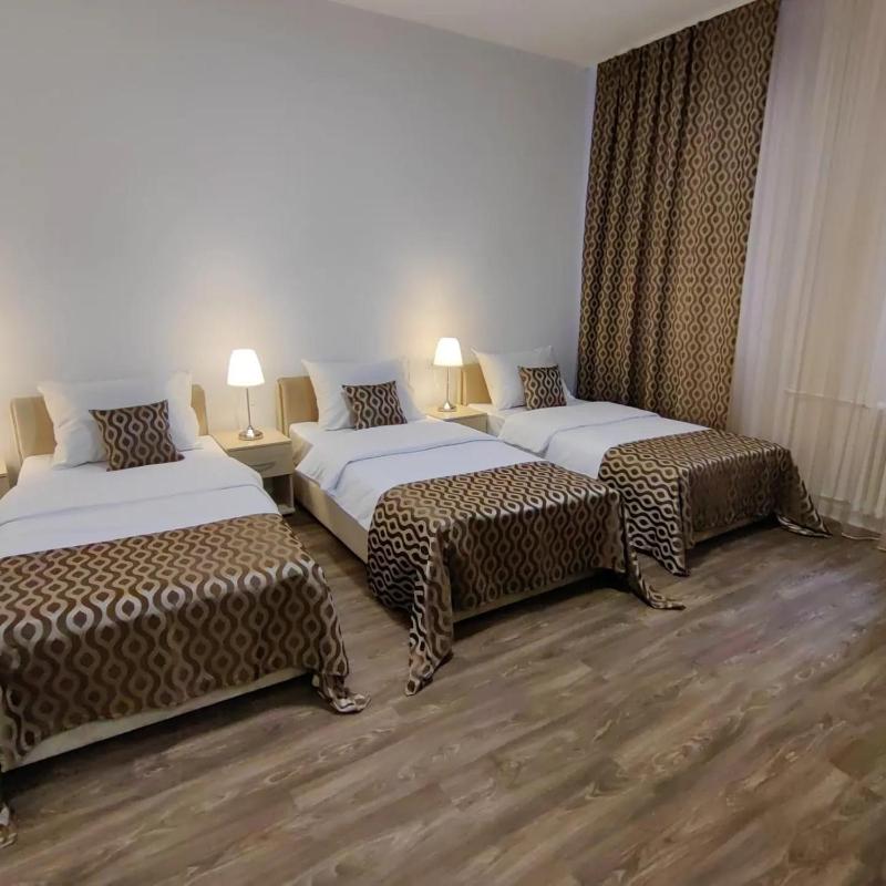 Deluxe Triple Room image 1