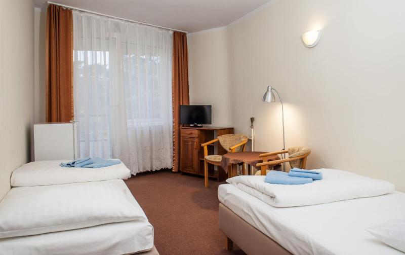 Twin Room image 1