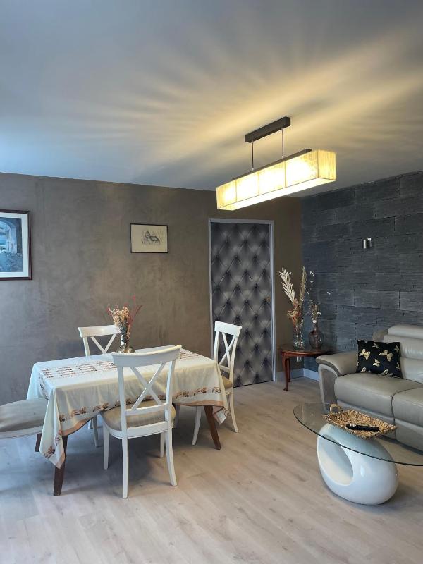 One-Bedroom Apartment image 1