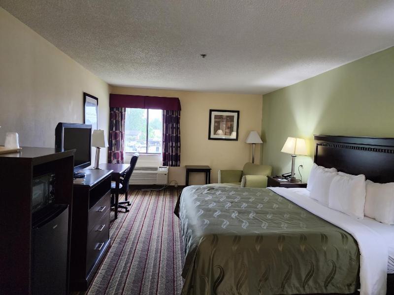 King Room - Non-Smoking image 3