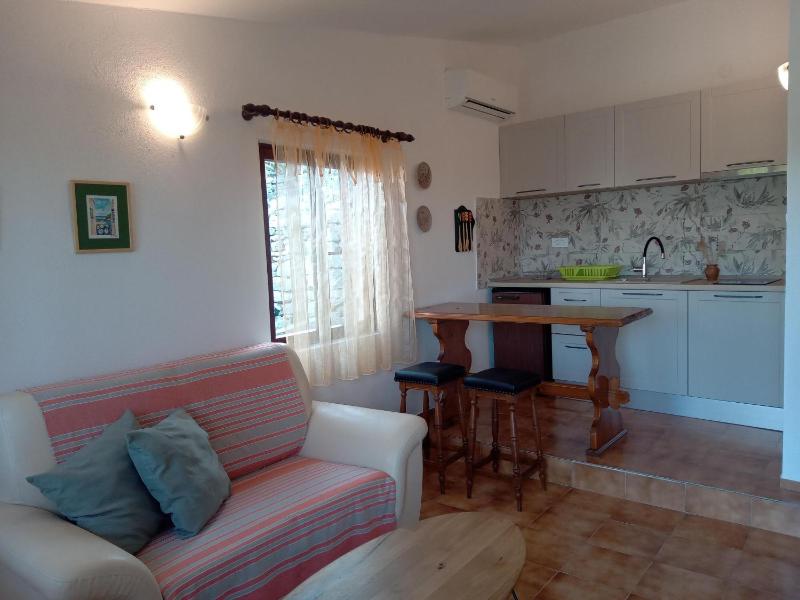 One-Bedroom Apartment image 1