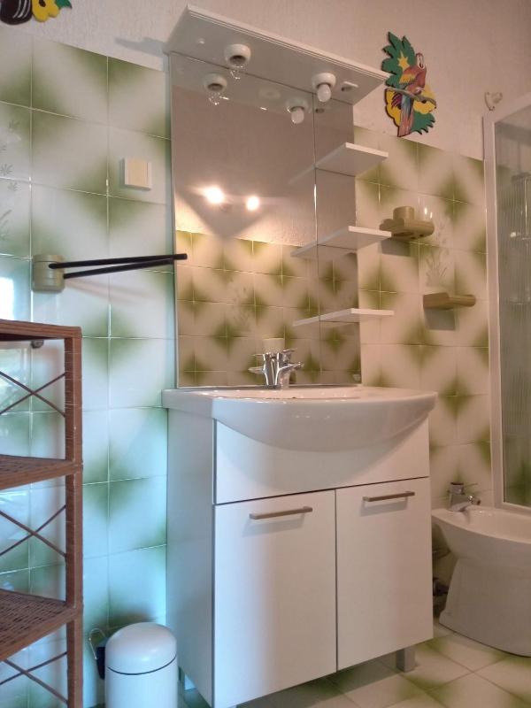 One-Bedroom Apartment image 2
