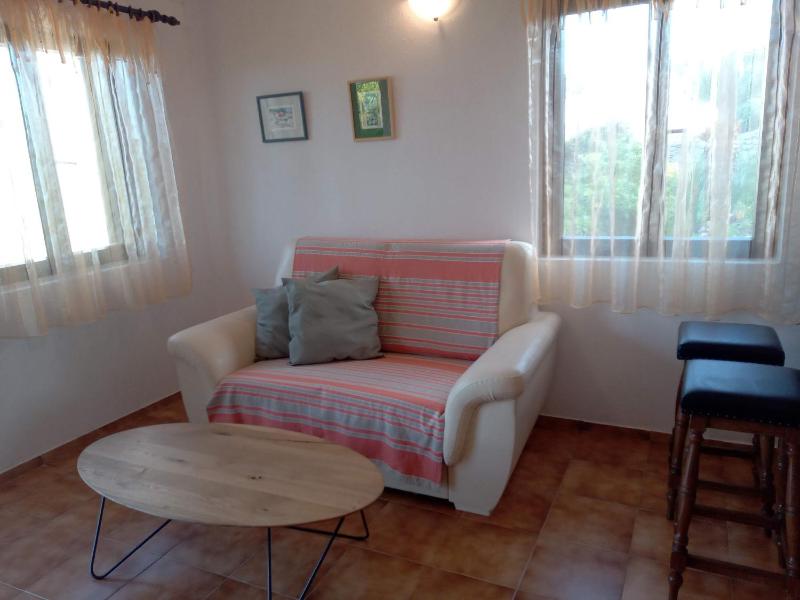 One-Bedroom Apartment image 3