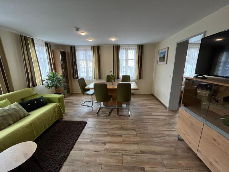 Large Two-Bedroom Apartment image 1