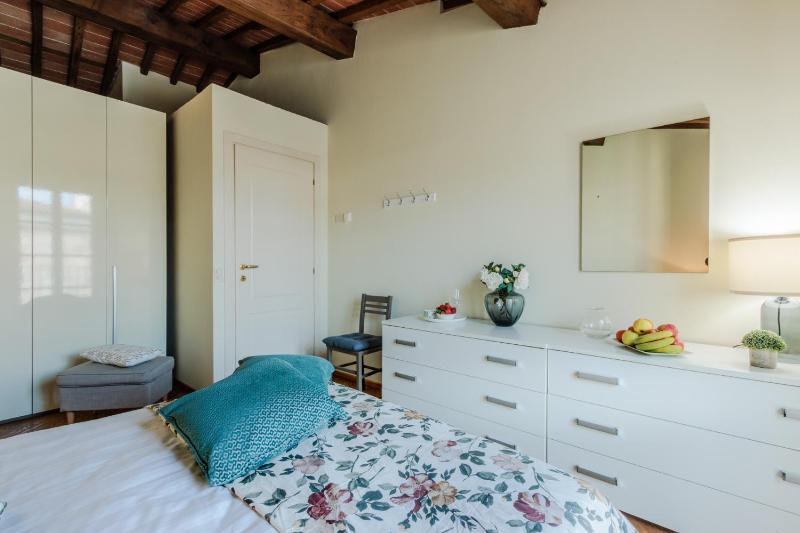 Helene Smart Flat with Elevator inside Lucca - image 12