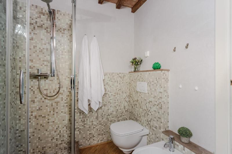 Helene Smart Flat with Elevator inside Lucca - image 9