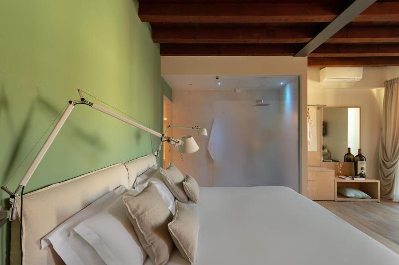 Deluxe Suite image 1