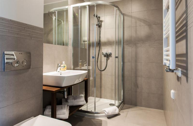 Standard Double Room with Kitchenette image 3