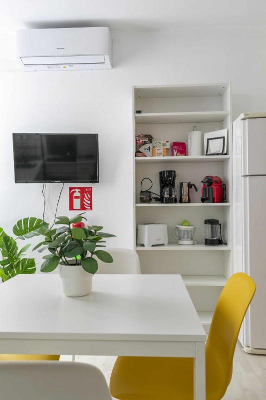Apartamento céntrico y confortable - image 14