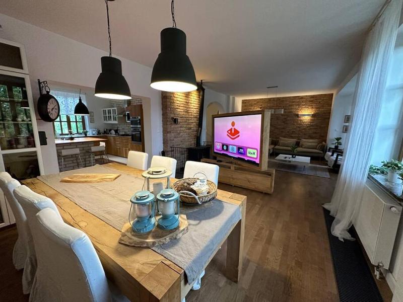 Dako Mansion Stylish Modern Cosy - image 19