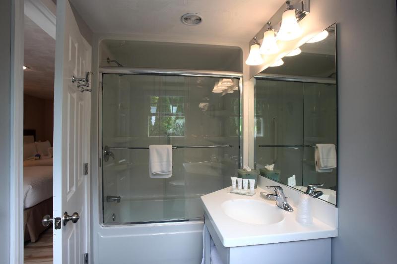 Standard Room image 4