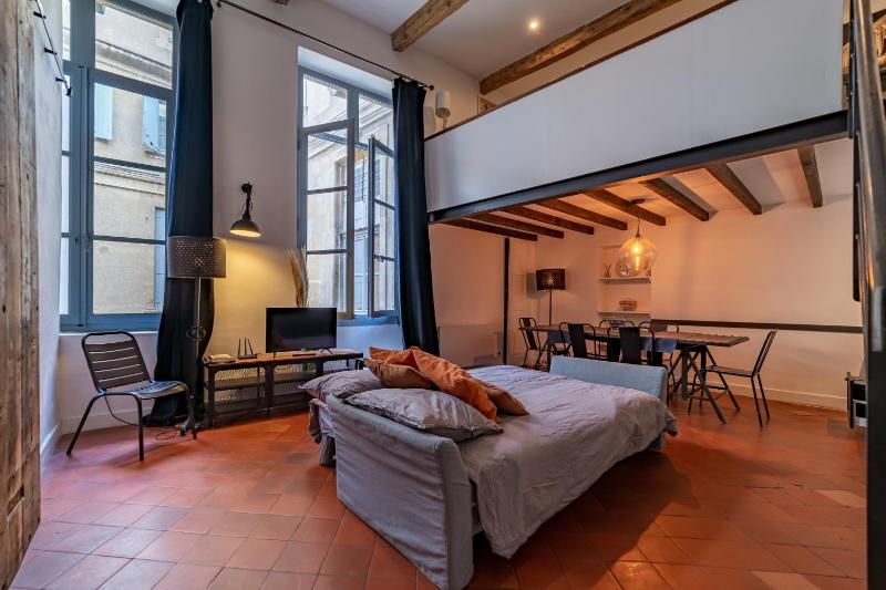 Loft calme à la Maison Carrée - Une Nuit à Nîmes - image 18