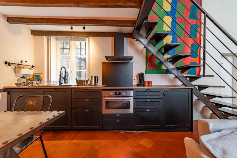 Loft calme à la Maison Carrée - Une Nuit à Nîmes - image 8