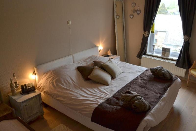 Family Room with Bathroom image 2