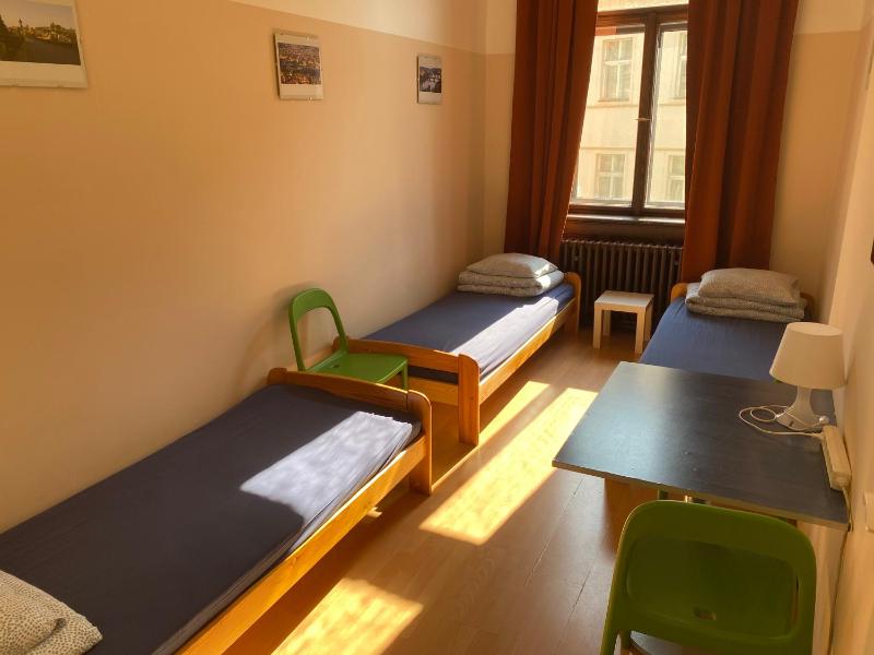 Triple Room with Shared Bathroom image 3