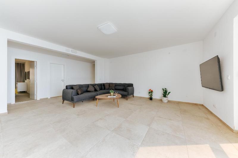 MonteCasa Seaview Rooms - image 7