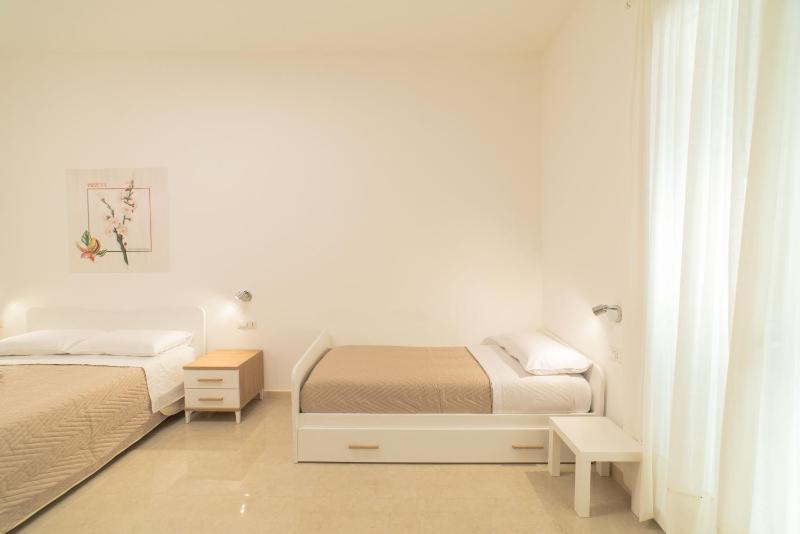 B&B MANDORLO BIANCO - image 15