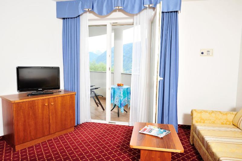Junior Suite with Balcony image 2