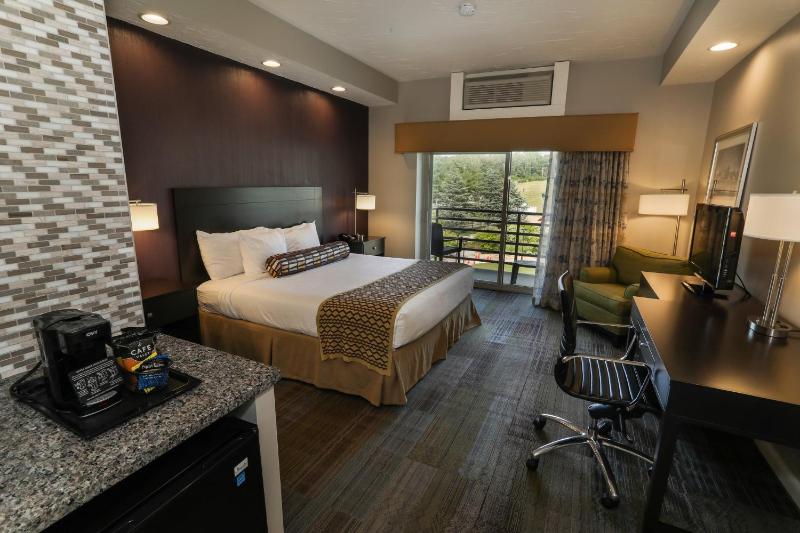 King Room with Mountain View image 4