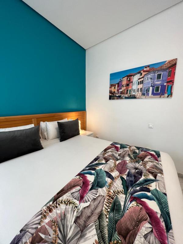 Superior One-Bedroom Apartment image 2