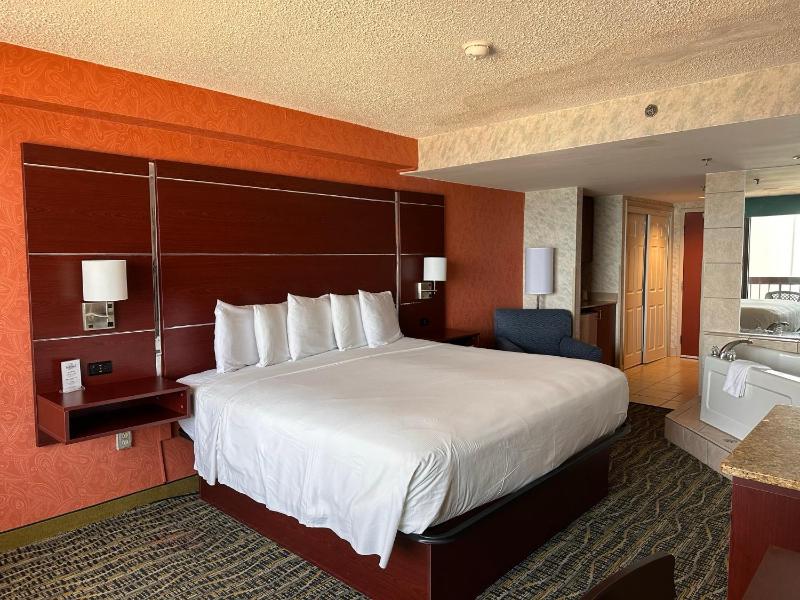 The Breakers Resort Inn - image 12