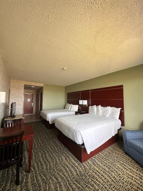 The Breakers Resort Inn - image 21