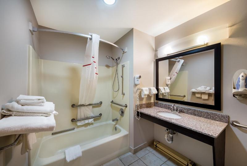 Superior Room with Two Double Beds Disability Access Non-Smoking image 2