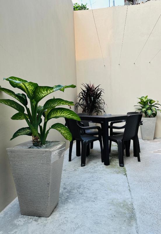 Large 2-Bedroom Apartment close to the American Consulate - image 4