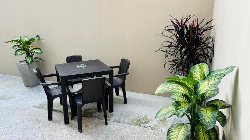Large 2-Bedroom Apartment close to the American Consulate - image 7