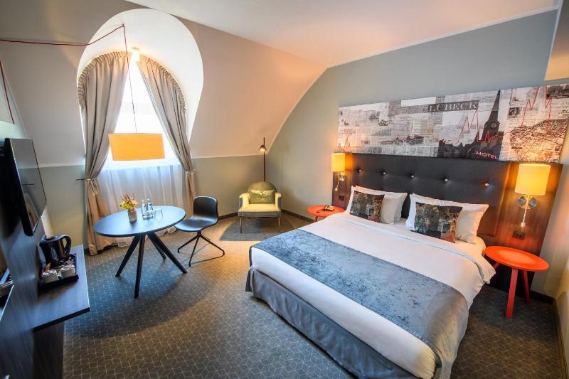 Standard Room image 3
