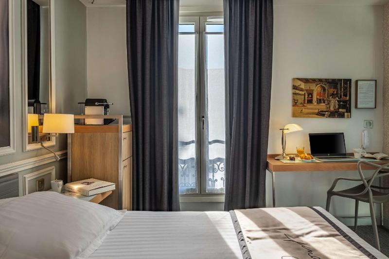 Superior Double Room image 1