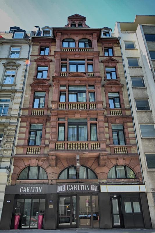 Carlton Hotel - image 9