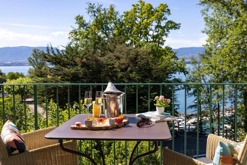 Suite with Lake View image 4