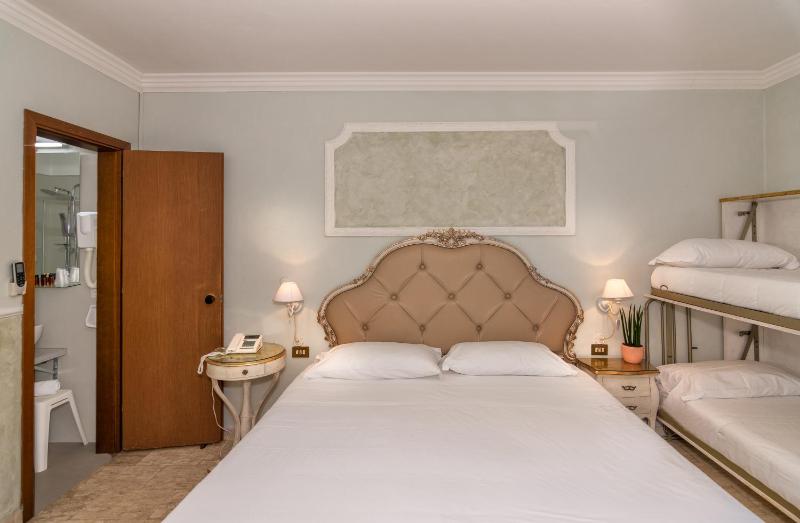 Hotel Tahiti - image 44