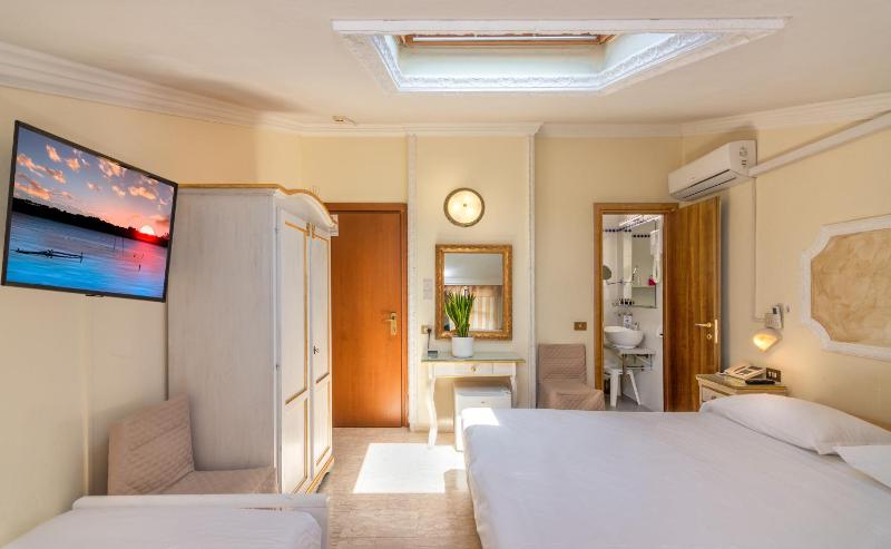 Hotel Tahiti - image 34