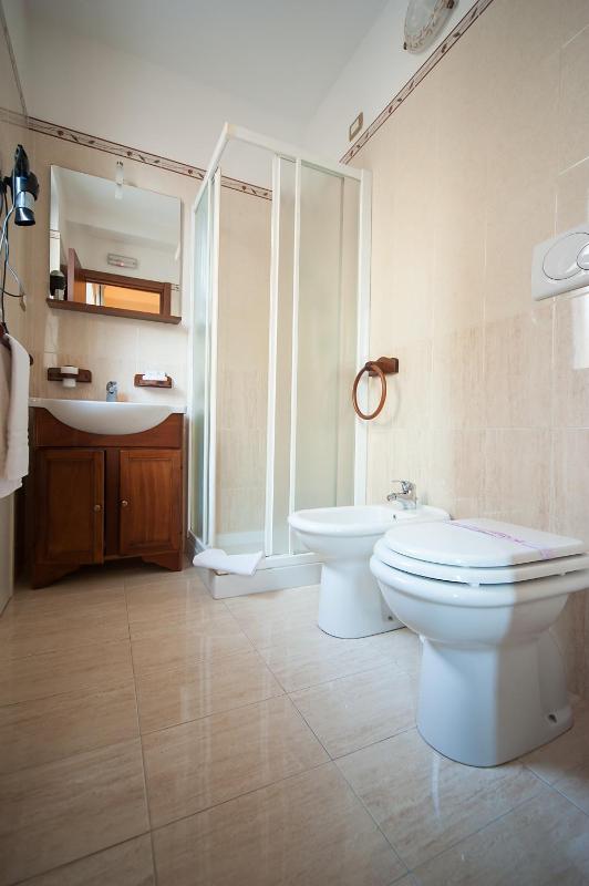 Single Room with Balcony image 4