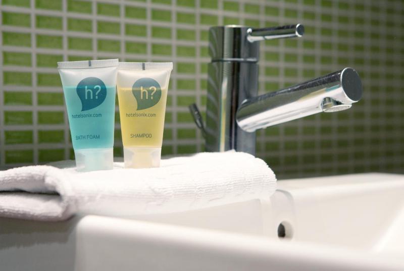Double or Twin Room (1-2 Adults) image 2
