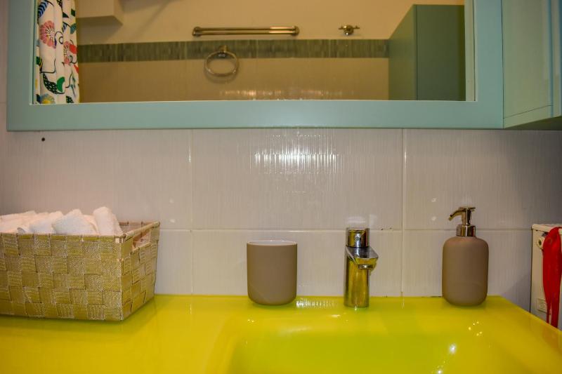 Zoe's Flat Megali Ammos - image 30