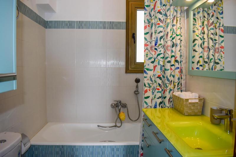 Zoe's Flat Megali Ammos - image 7