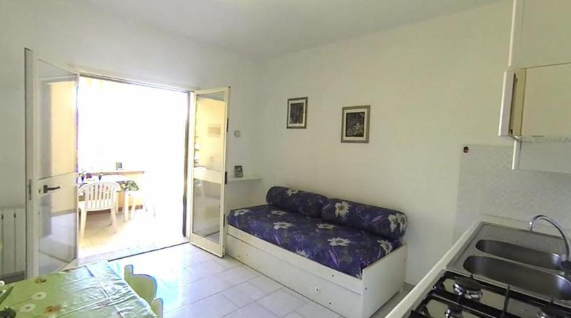 One-Bedroom Apartment image 4