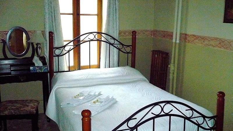 Double Room image 2