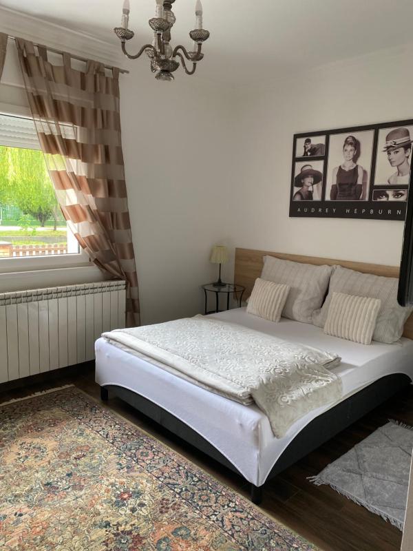 Double Room image 4