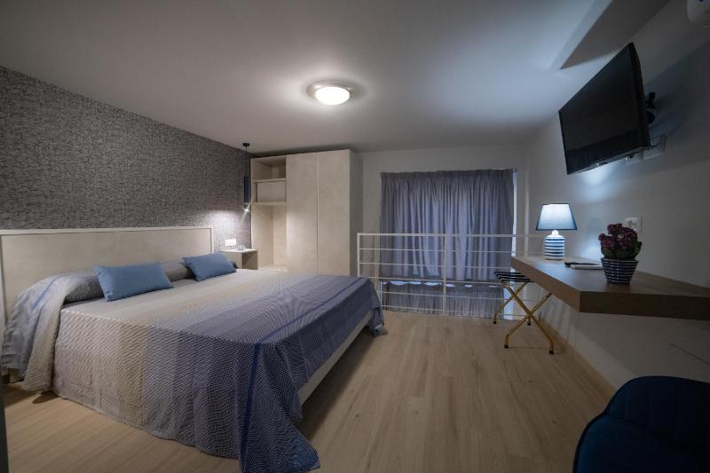 Tropea City Home - image 11