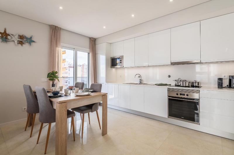 Apartamento Rocha Mar by Portucasa - image 9